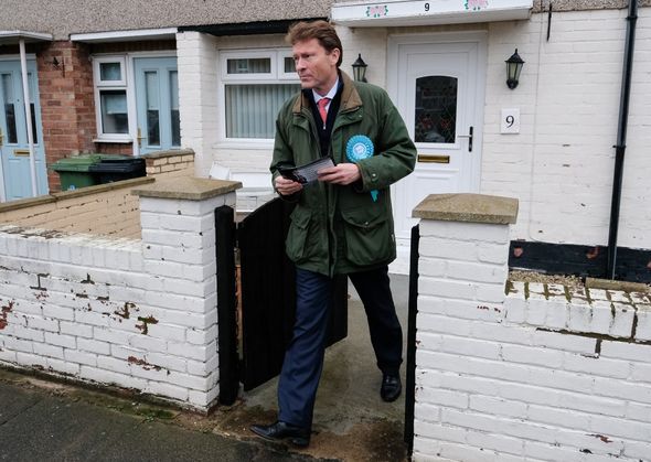 Tice faisant campagne en tant que candidat du Parti du Brexit à Hartlepool.