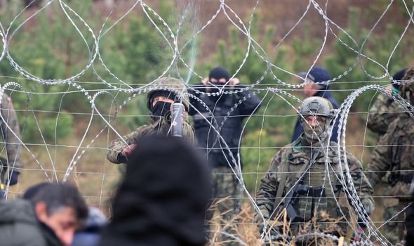 Migrants confrontés à la frontière biélorusse-polonaise.