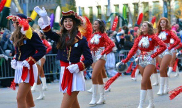 Une troupe de pom-pom girls lors de la parade du Macy's Day.