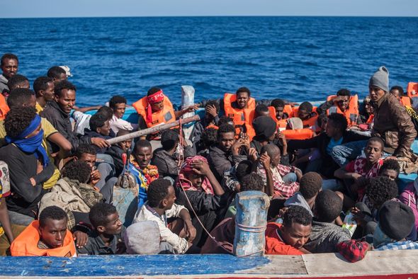 Malgré la tragédie de mercredi, 70 autres migrants ont été interceptés alors qu'ils tentaient de traverser la Manche. 