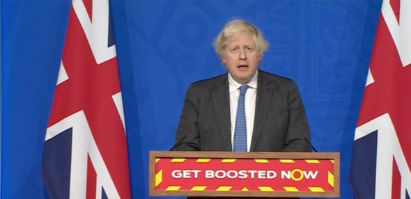 Boris Johnson parle des piqûres de rappel.jpg