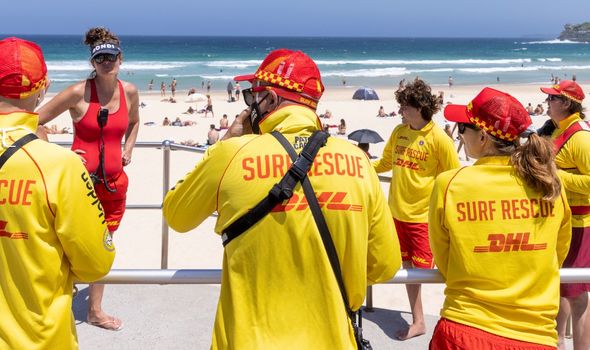 Des secouristes de surf à Sydney, en Australie.
