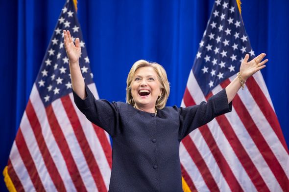 Douglas Schoen a poussé la possibilité que l'ancienne candidate Hillary Clinton puisse être sur le ticket en 2024.