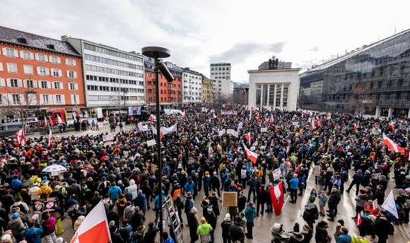 Des personnes protestent en Autriche