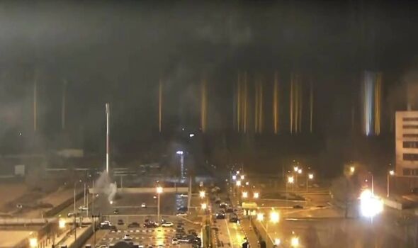 Un incendie se déclare sur le site de la centrale nucléaire de Zaporizhzhia en Ukraine.