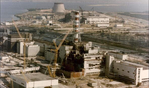 Vue de la centrale nucléaire de Tchernobyl trois jours après l'explosion du 29 avril 1986