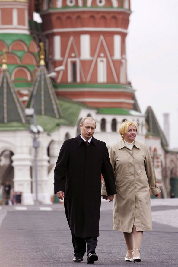 Lyudmila Putina: Ils se sont mariés en 1983 mais ont ensuite divorcé en 2014