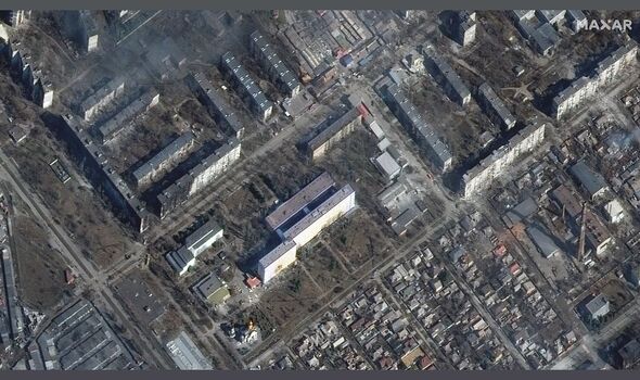Image satellite de l'hôpital endommagé 
