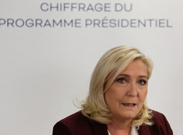 Un sondage prévoyant un second tour ne donne plus que 10 points en faveur de Macron par rapport à Le Pen.