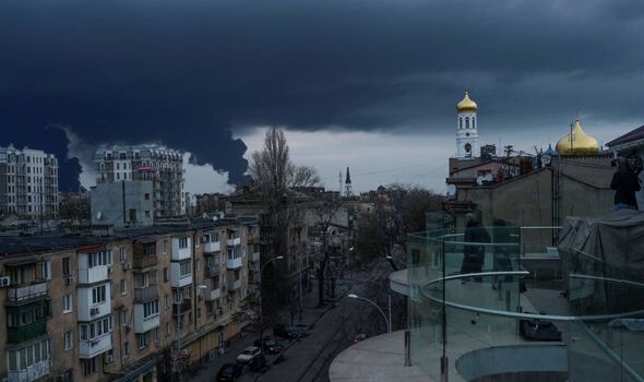 Des frappes aériennes ont secoué le port stratégique ukrainien d'Odessa sur la mer Noire