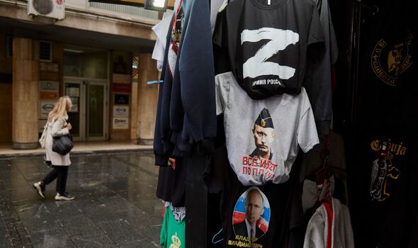 T-shirts représentant le président russe Vladimir Poutine et la lettre Z 