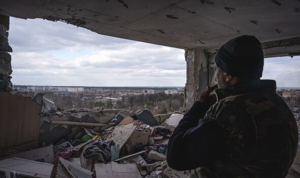 Bâtiment ukrainien après une attaque aérienne russe