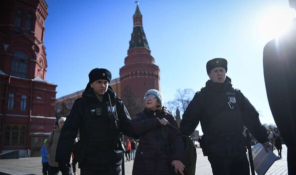 Manifestations en Russie : des militants anti-guerre sont régulièrement détenus à Moscou