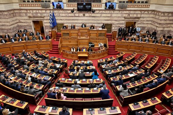 Zelensky s'adresse au parlement grec