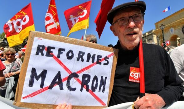 Colère : Macron fait face à une réaction brutale sur les plans de retraite