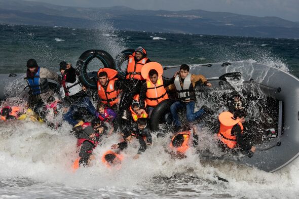 Migrants sur un canot pneumatique