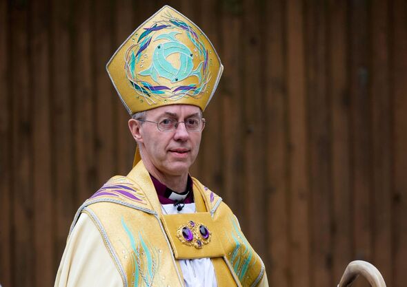 L'archevêque a déclaré que le projet de 120 millions de livres sterling avait soulevé des questions sur les droits de l'homme. 