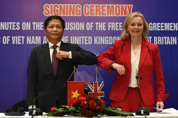 Liz Truss a signé un accord commercial avec le Vietnam.
