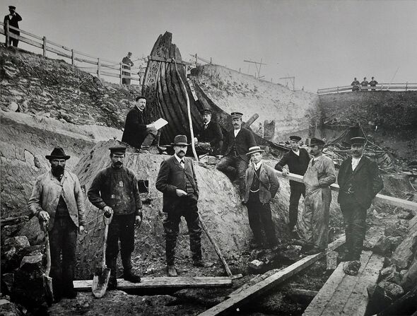 Les fouilles du navire d'Oseberg en 1904-05