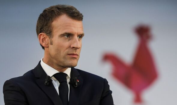 Les électeurs français ont le choix entre le président Emmanuel Macron et l'opposante d'extrême droite Marine Le Pen.
