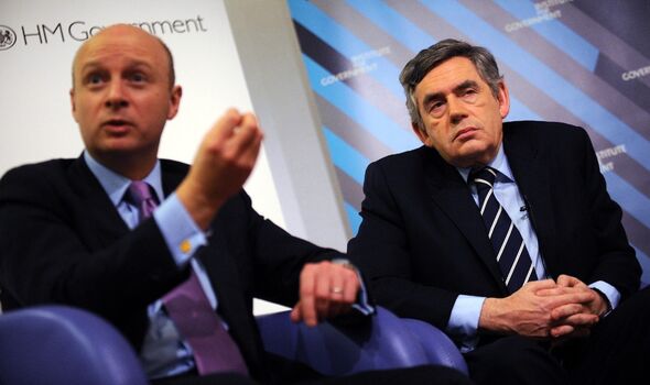 Gordon Brown (à droite) et Liam Byrne, le secrétaire en chef du Trésor