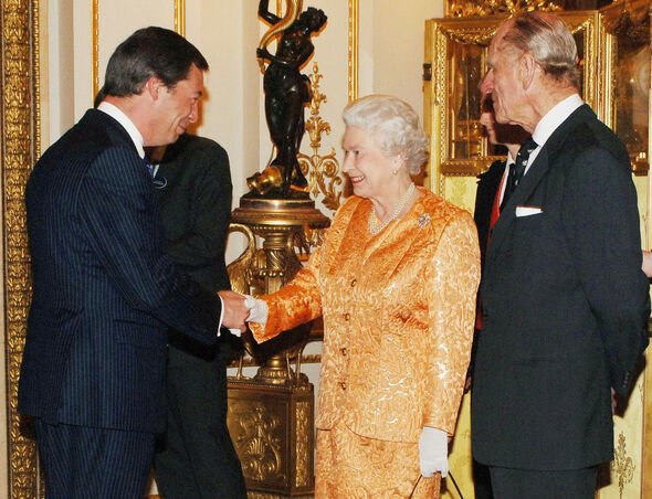 Nigel Farage rencontre la reine en 2007.