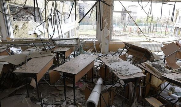 école détruite à Mariupol