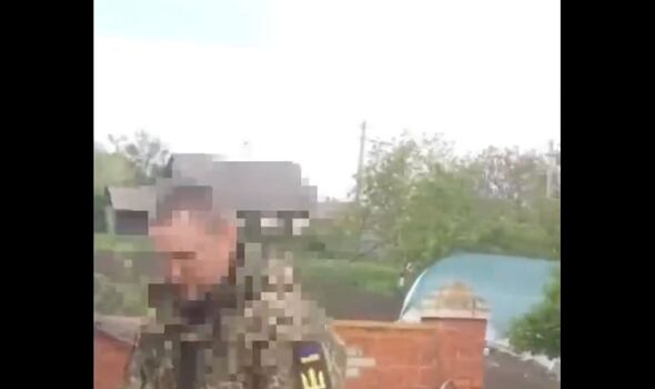 Soldats ukrainiens avant le tir de missile