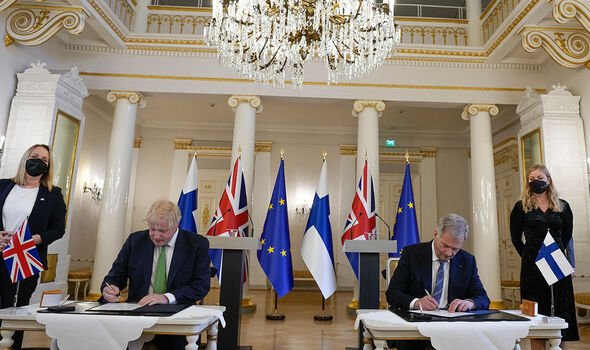 Signature du pacte Boris-Finlande