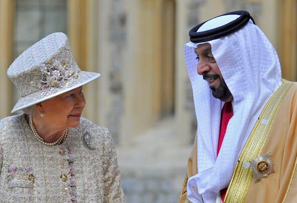 La reine et le cheikh Khalifa bin Zayed Al Nahyan.