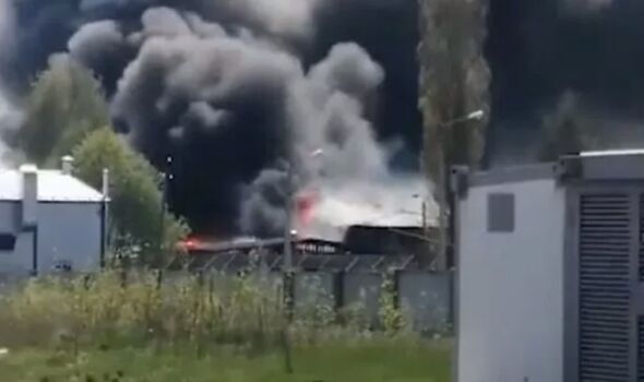Un grand incendie s'est déclaré dans une installation de la ville russe de Kursk, près de l'Ukraine.