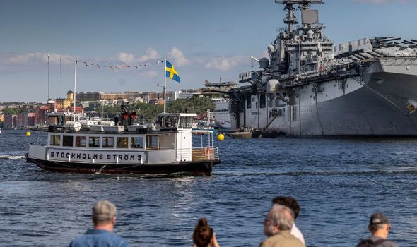 Navire de guerre de l'OTAN en Suède