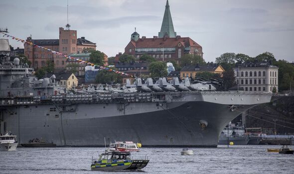 Navire de guerre de l'OTAN à Stockholm 