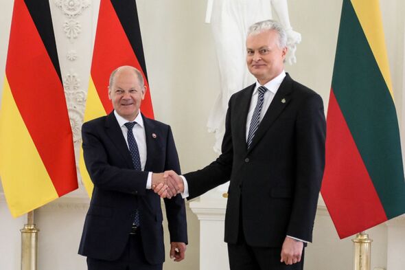 Scholz et le président lituanien Gitanas Nausėda. 