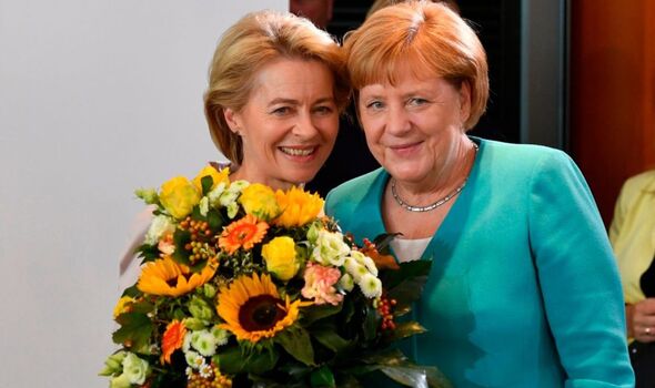 Fermer : Von der Leyen a servi Merkel pendant 14 ans.