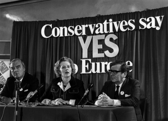 Mme Thatcher a fait campagne pour que le Royaume-Uni reste dans la CEE en 1975.