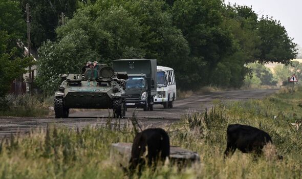 Les soldats ukrainiens partent au combat 