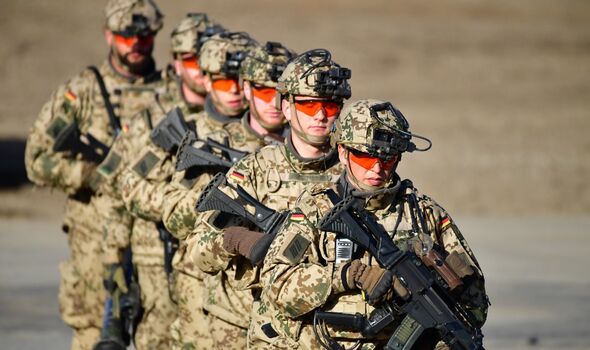 Fantassin blindé de la Bundeswehr, les forces armées allemandes, démontrent leurs compétences lors d'un exercice de trois jours de la Bundeswehr