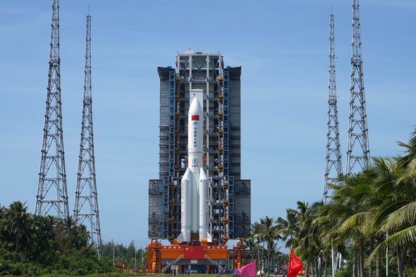 Le module expérimental de Wentian et la fusée télécommandée 5B à trois porteurs de la longue marche.