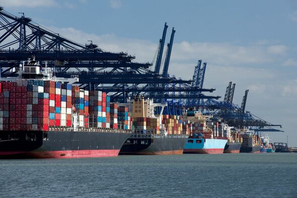 Les experts avertissent que les transferts de navire à navire sont dangereux