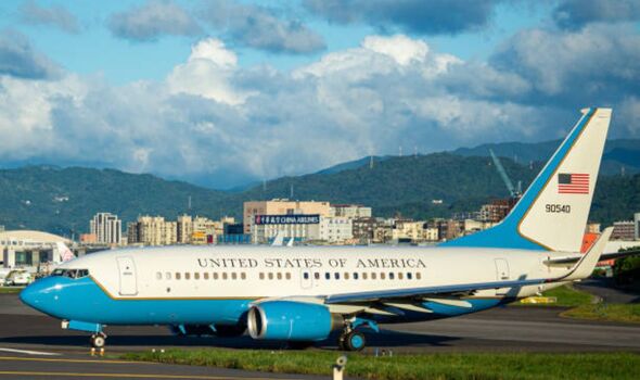 L'avion américain atterrit à Taïwan