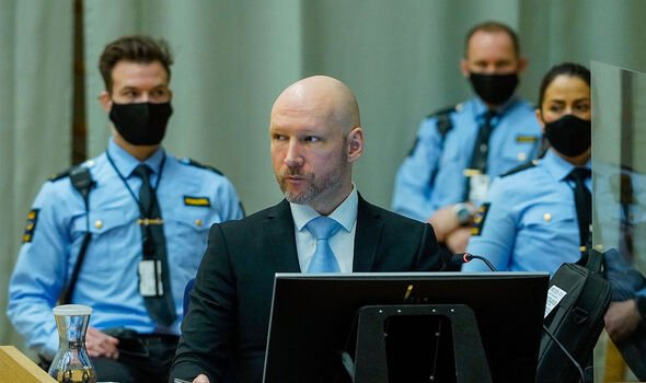 Breivik photographié lors de sa dernière audience de libération conditionnelle.