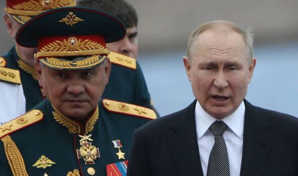 Vladimir Poutine avec un soldat