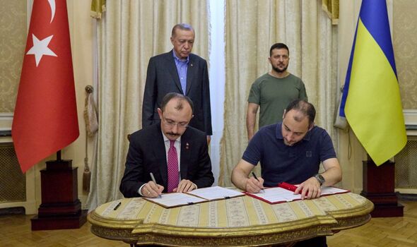 L'Ukraine et la Turquie signent un accord.