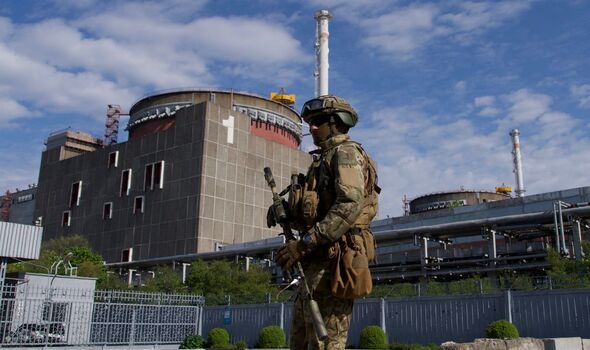 La centrale nucléaire est la plus grande d'Europe et elle est sous occupation russe continue depuis le début du mois de mars.