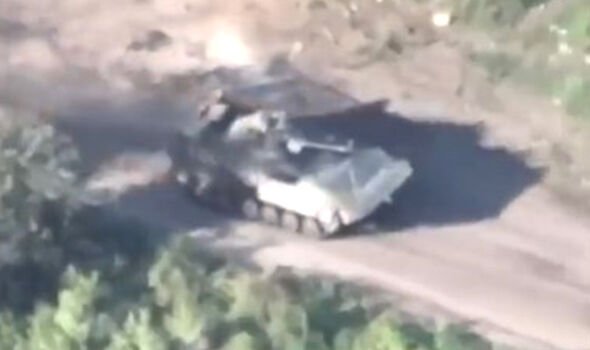 Un véhicule de combat d'infanterie russe BMP-2