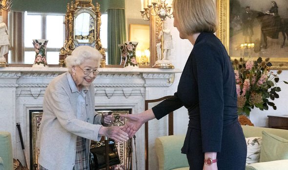 Liz Truss a été nommée Premier ministre par la reine mardi