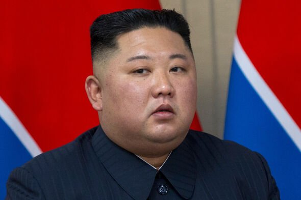 Le leader suprême nord-coréen Kim Jong Un s'est adressé aux membres du parlement.
