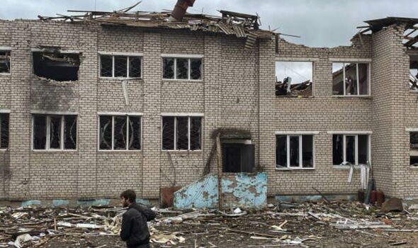 Bâtiment endommagé à Kharkiv