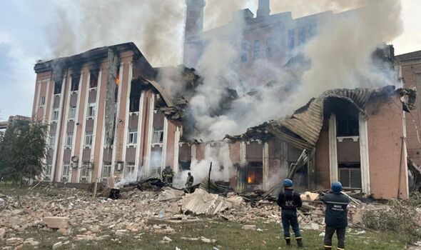 Photo d'un bâtiment détruit par les forces russes